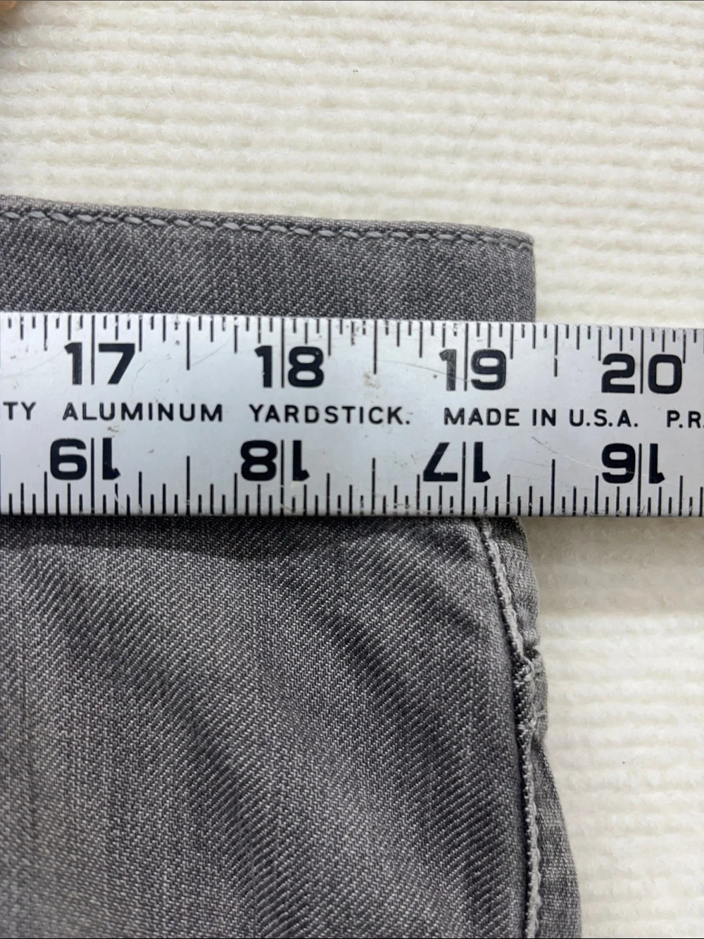 Alberto comfortable gray